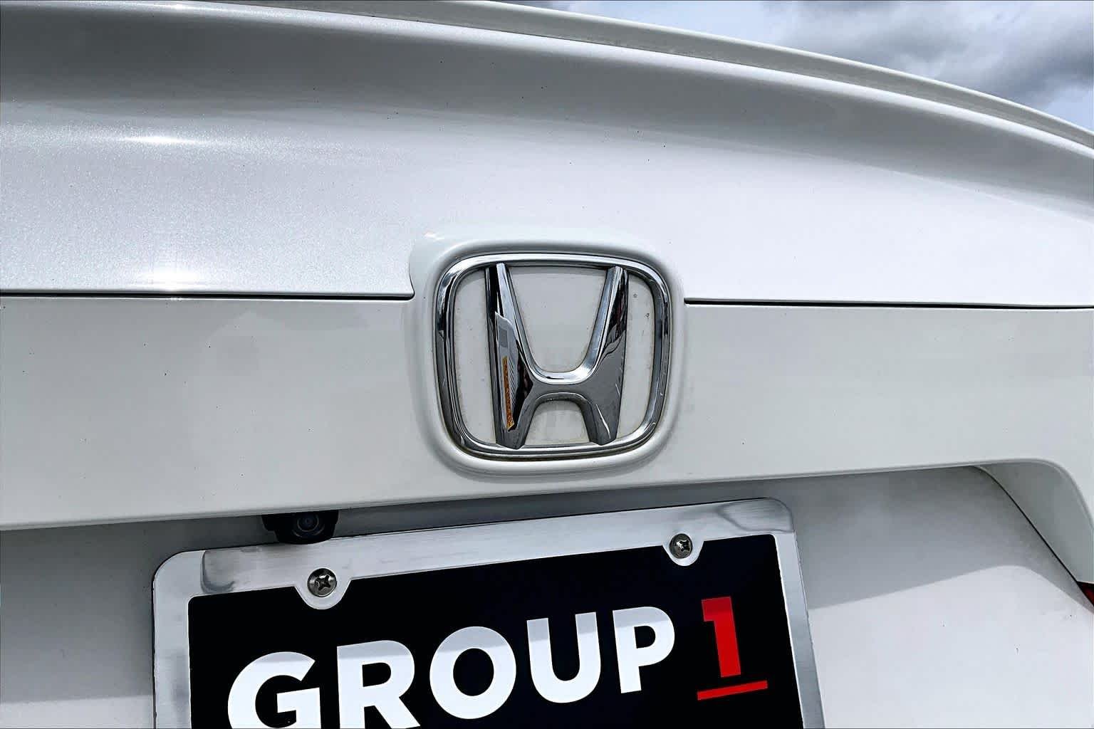 Used 2020 Platinum White Pearl Honda Sport image 10
