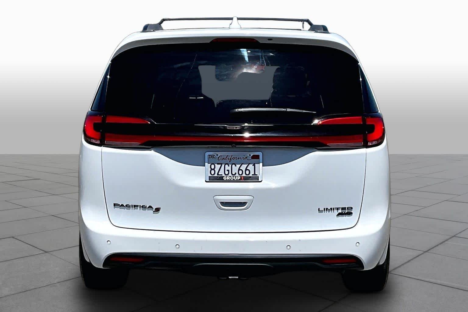Pre-Owned 2021 Chrysler Pacifica Limited