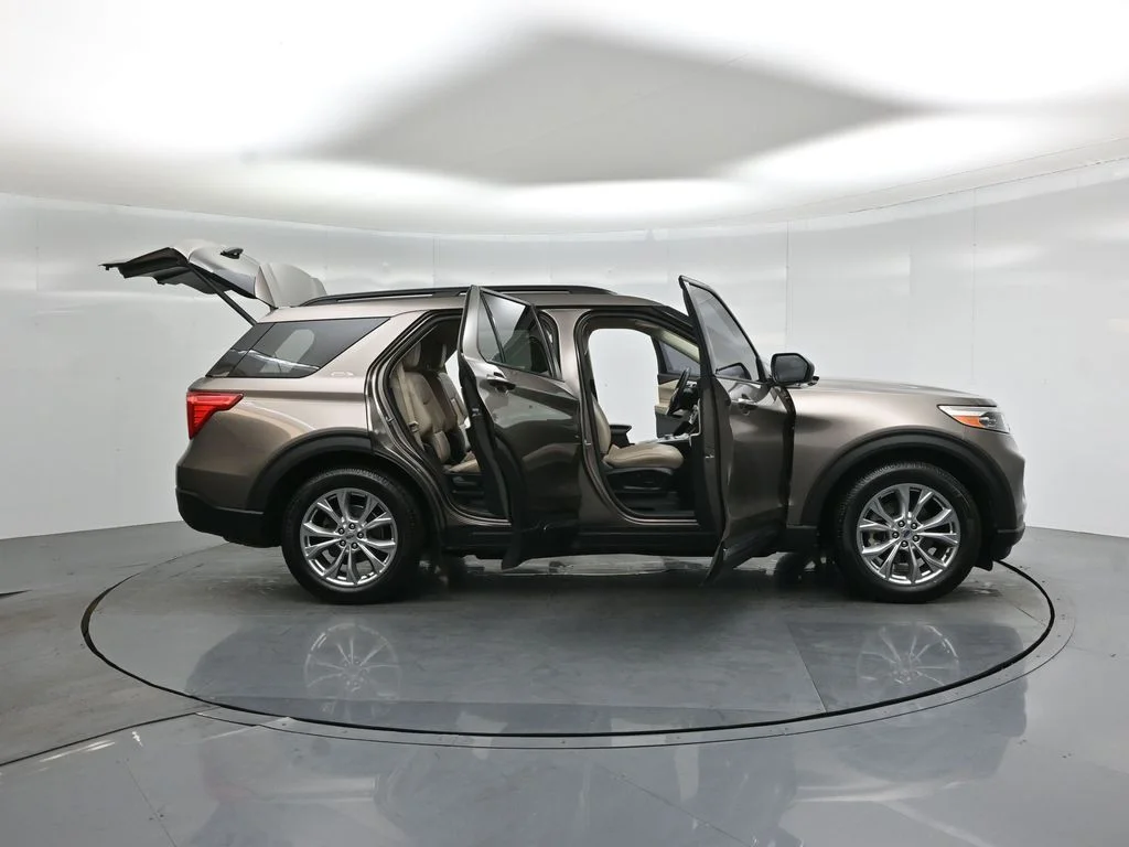 Used 2021 Gray Ford XLT image 4