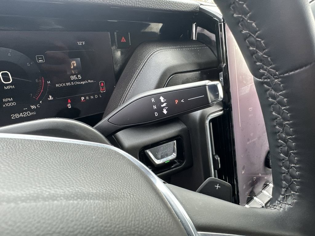 2025 GMC YUKON - Image 13