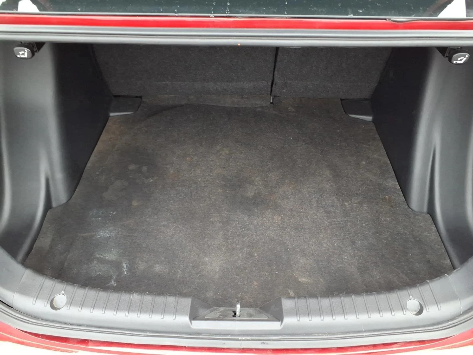 Certified Used 2020  Toyota LE image 19