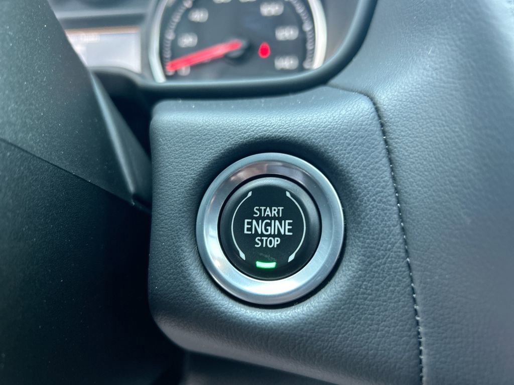 Used 2021 Shadow Gray Metallic Chevrolet Z71 image 21
