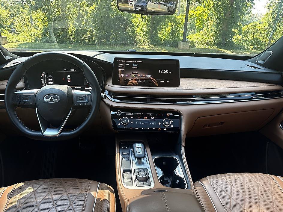 Used 2025 Mineral Black INFINITI AUTOGRAPH image 20