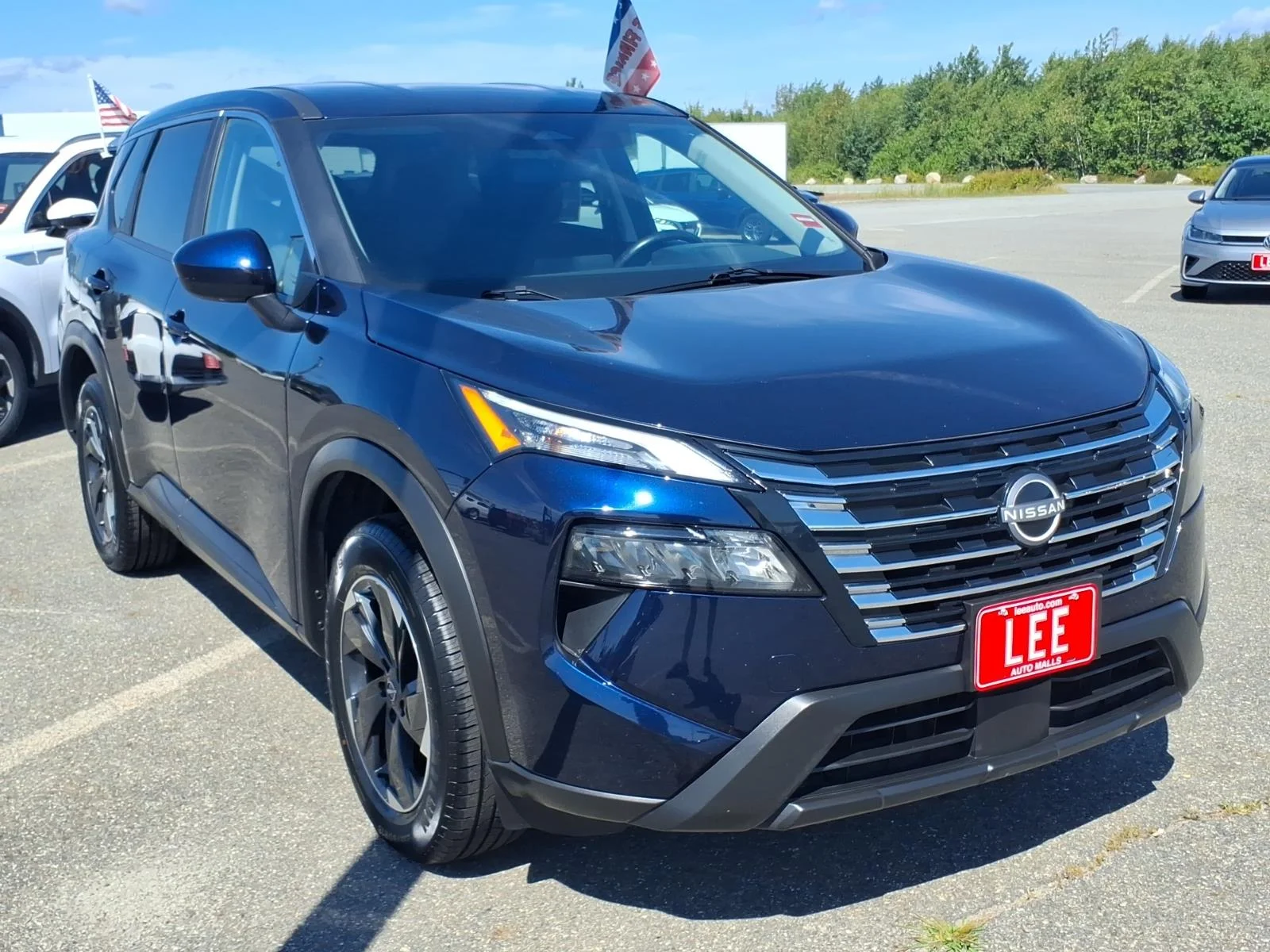 Used 2025 Deep Ocean Blue Nissan SV image 3