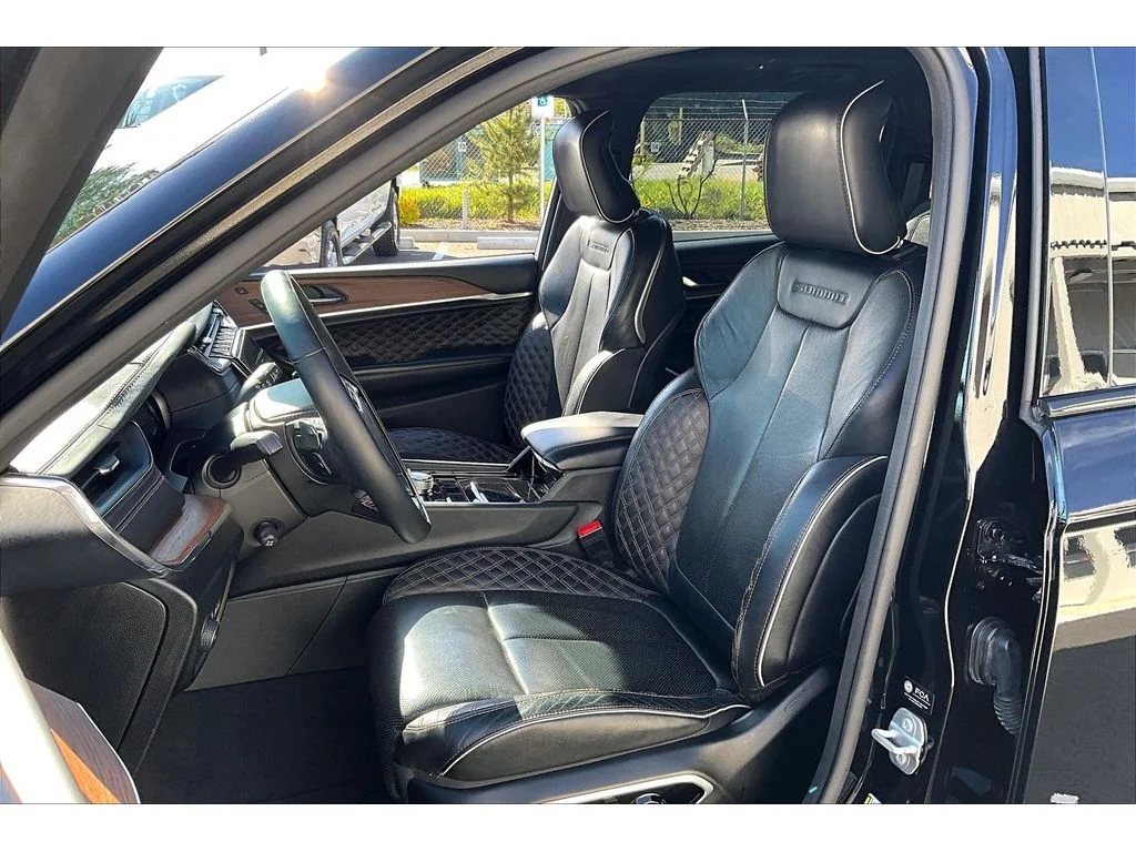 Used 2024 Black Jeep Summit image 25