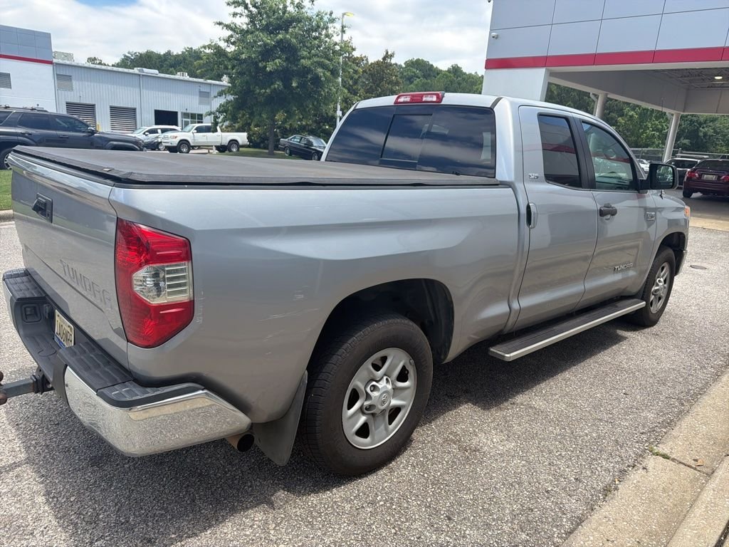 Used 2016 Silver Toyota SR5 image 3