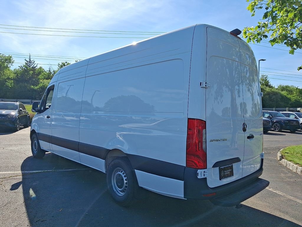 New 2026 Arctic White Mercedes-Benz Cargo 170 WB image 29
