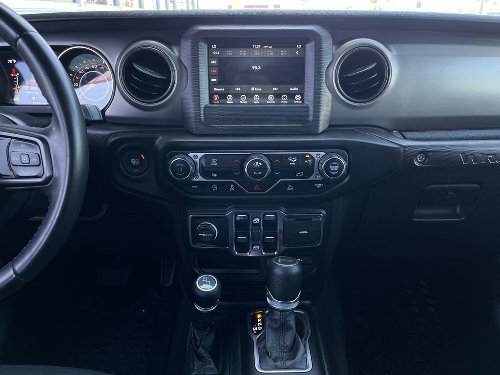 Used 2022 White Jeep Unlimited Sport S image 27