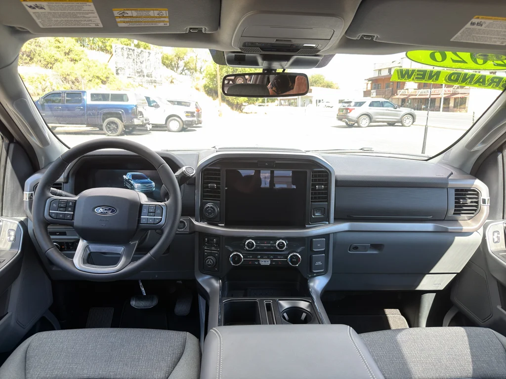 New 2026 Oxford White Ford XLT image 18