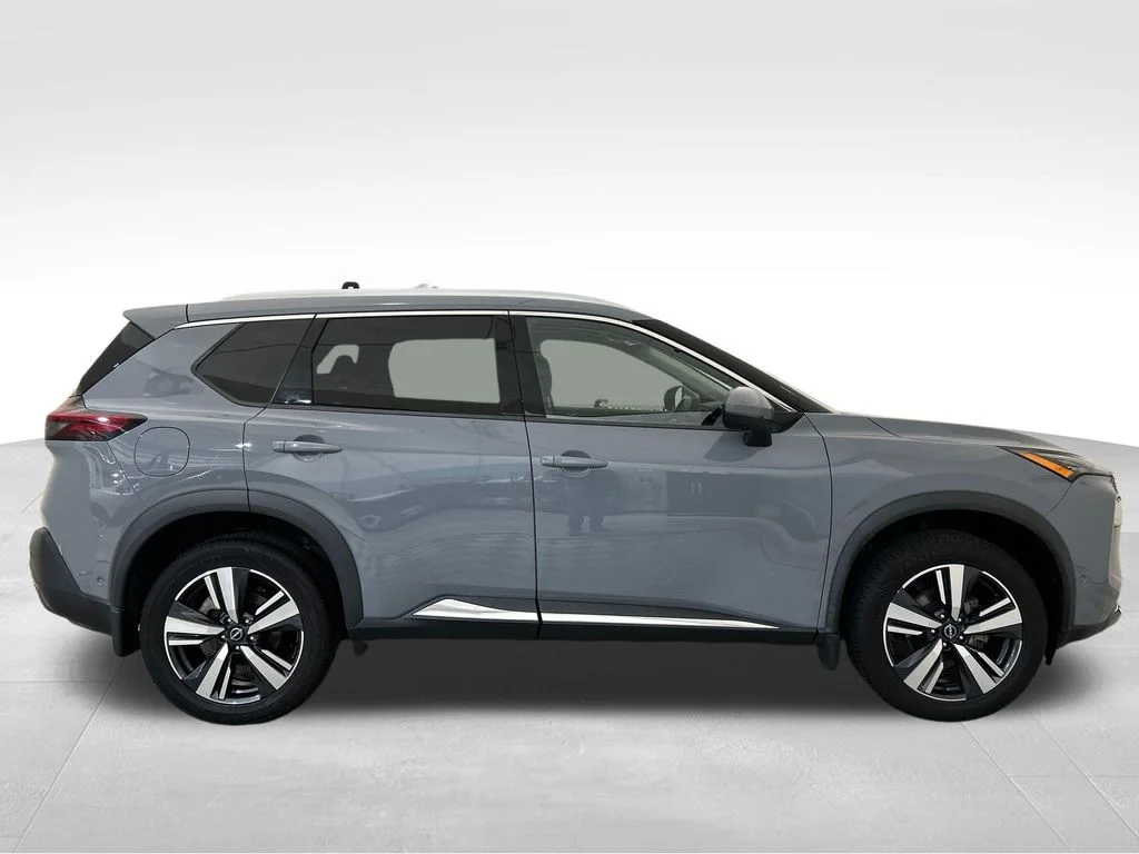 Used 2023 Gray Nissan SL image 6