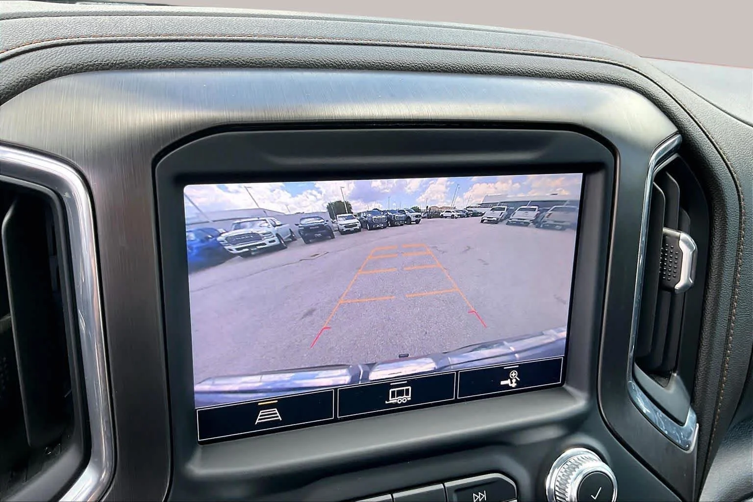 Used 2021 Onyx Black GMC AT4 image 26