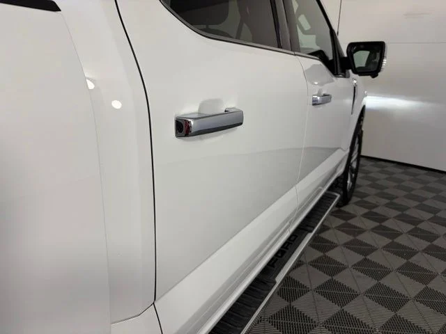 Used 2024 White Ford Lariat image 9