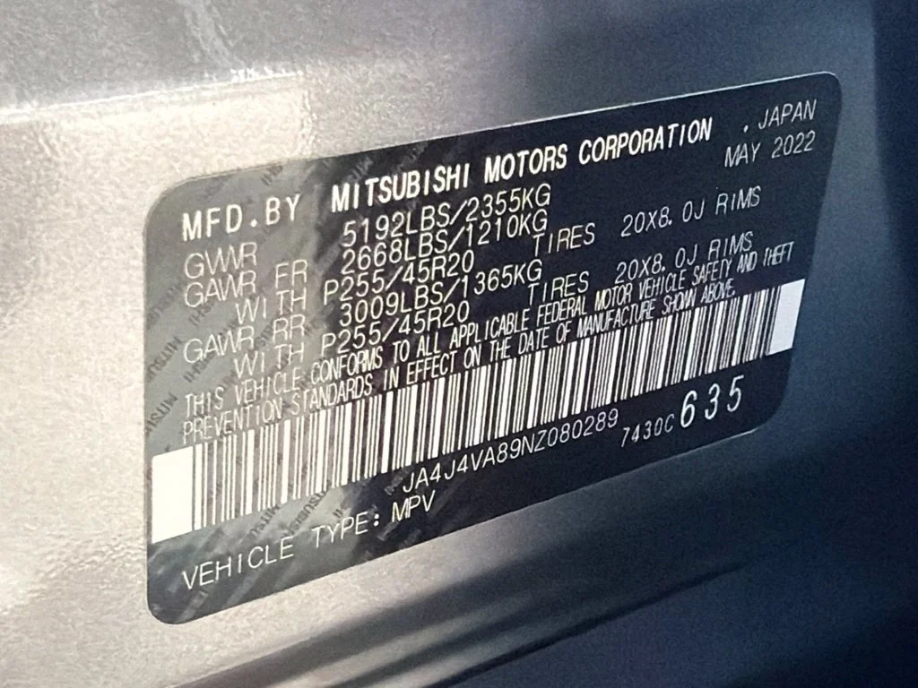 Used 2022 Silver Mitsubishi SEL image 48
