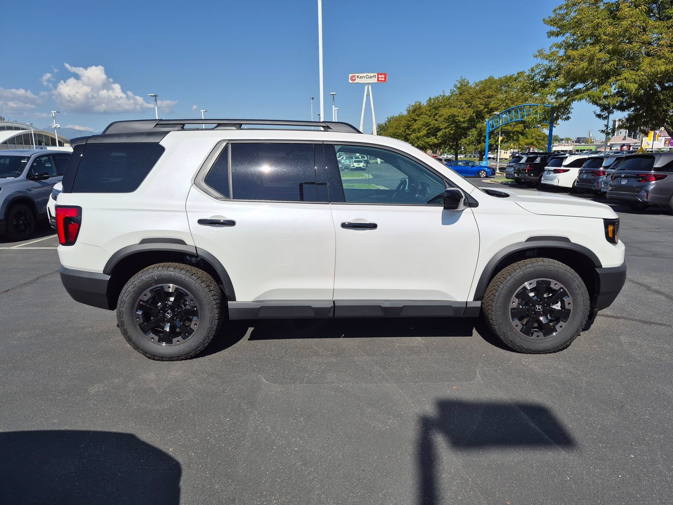 New 2026 Platinum White Pearl Honda TrailSport Elite image 2