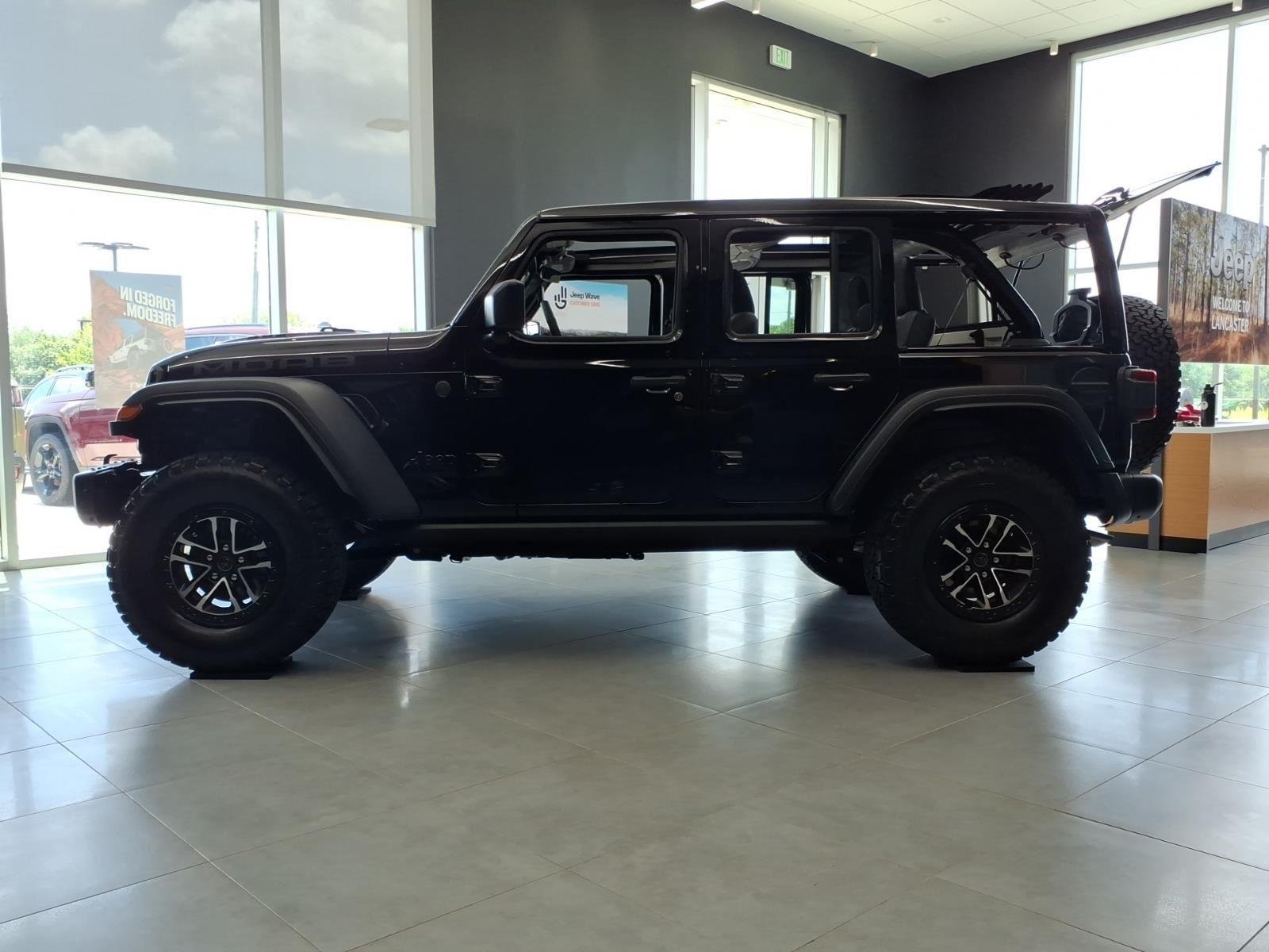 New 2026 Black Clear-Coat Exterior Paint Jeep  image 3