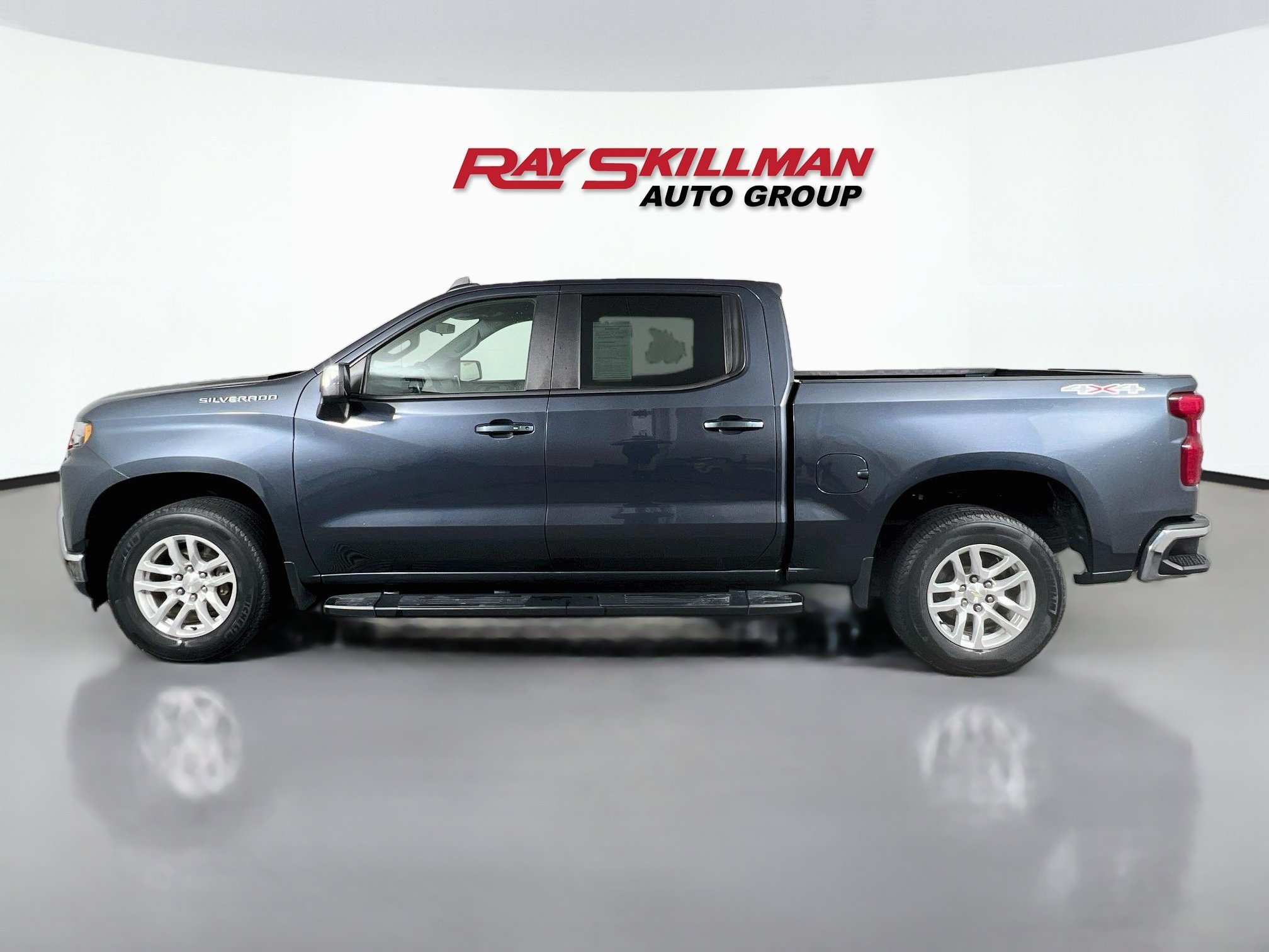 Used 2022 Shadow Gray Metallic Chevrolet LT image 4