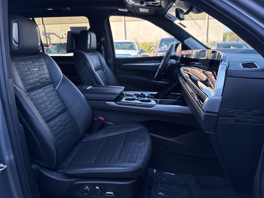 2026 Cadillac Escalade ESV V-Series - Photo 47