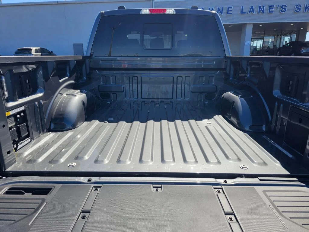 New 2026 Carbonized Gray Metallic Ford XLT image 16