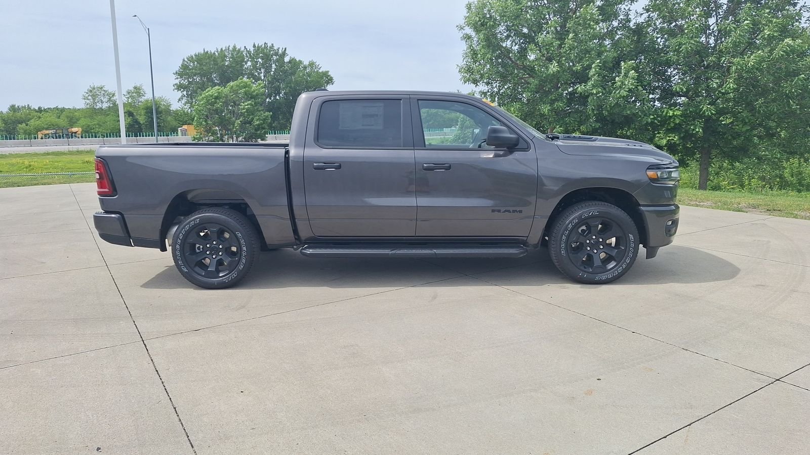 New 2026 Granite Crystal Metallic Clear-Coat Exterior Paint RAM Express image 2