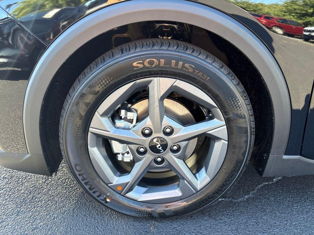 New 2026 Aurora Black Pearl Kia LXS image 11