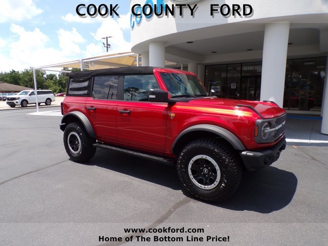 Used 2023 Hot Pepper Red Metallic Tinted Clearcoat Ford Badlands image 7