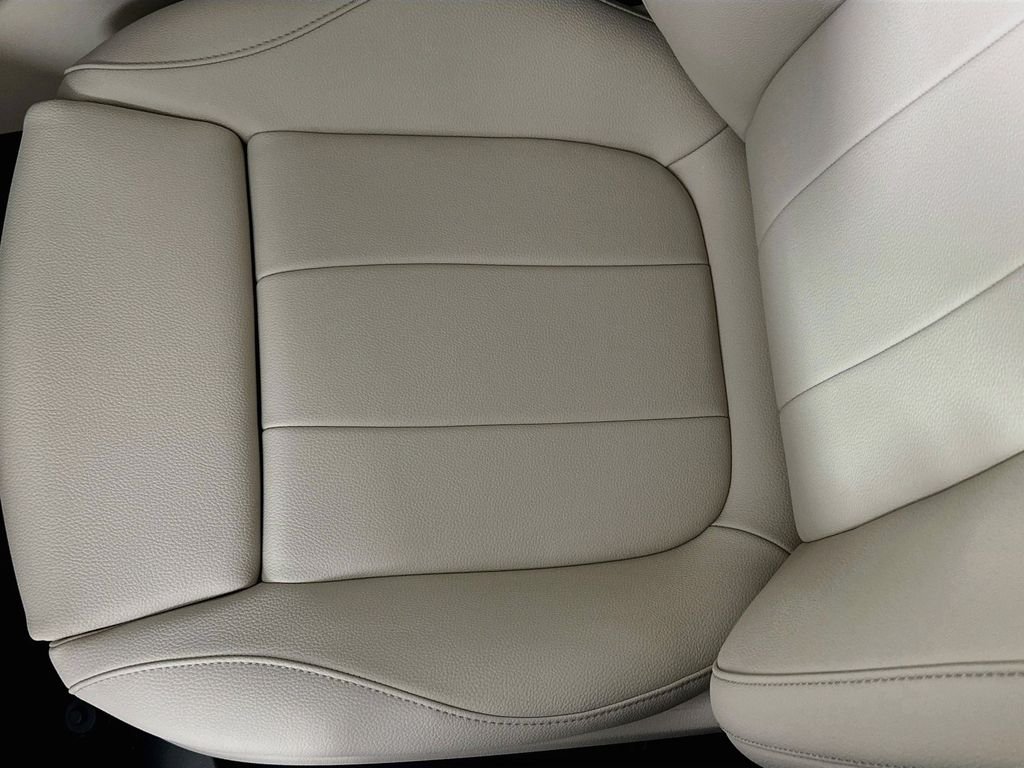 New 2026 Polar White Mercedes-Benz GLA 250 image 19