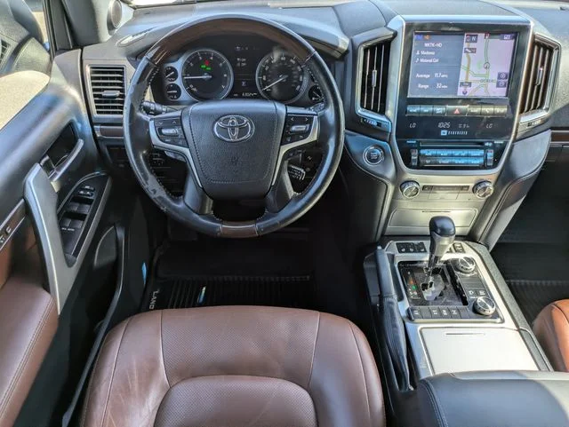 Used 2020 Blizzard Pearl Toyota Base image 17