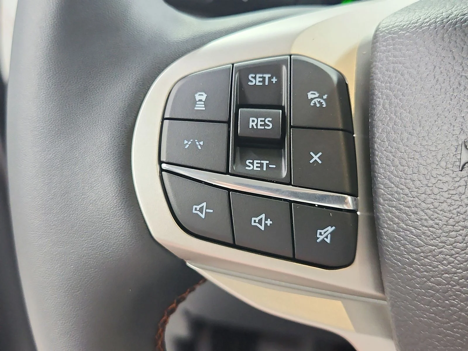 New 2026 Carbonized Gray Metallic Ford Active image 25