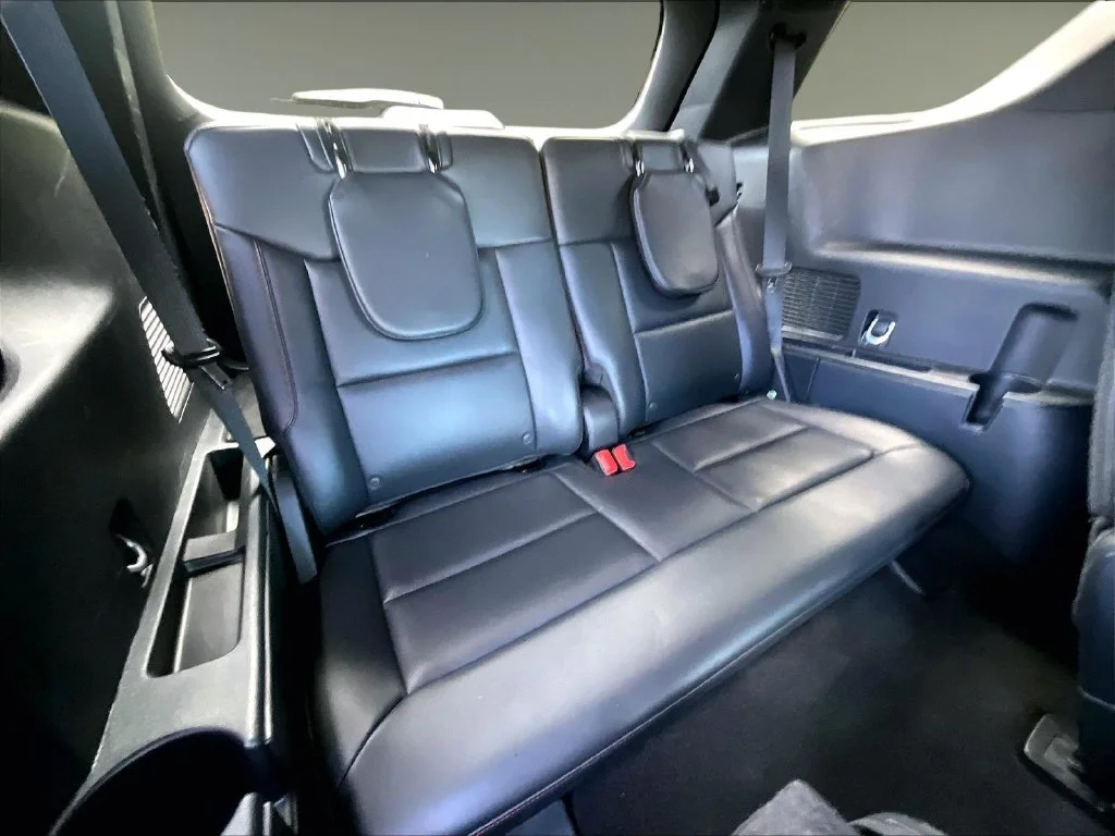 Used 2025 Black Metallic Ford ST-Line image 17