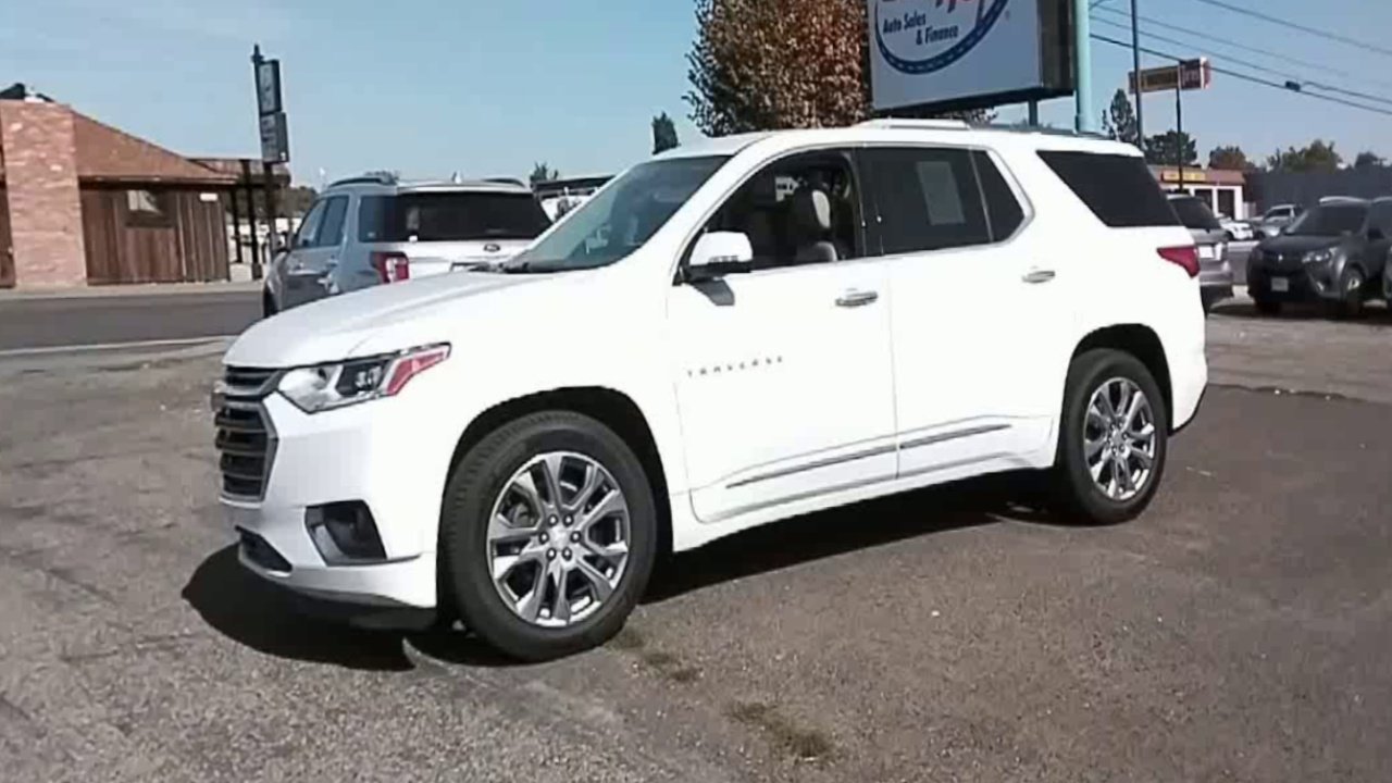 2018 Chevrolet Traverse Premier photo 2