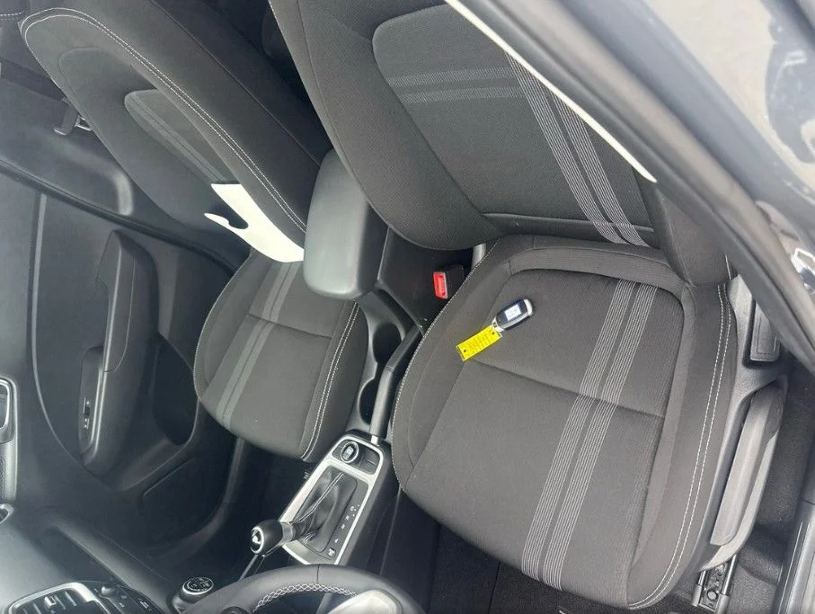 Used 2025 Gray Hyundai SEL image 9