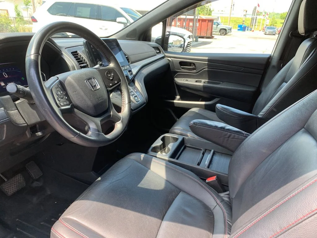 Used 2023  Honda Sport image 11