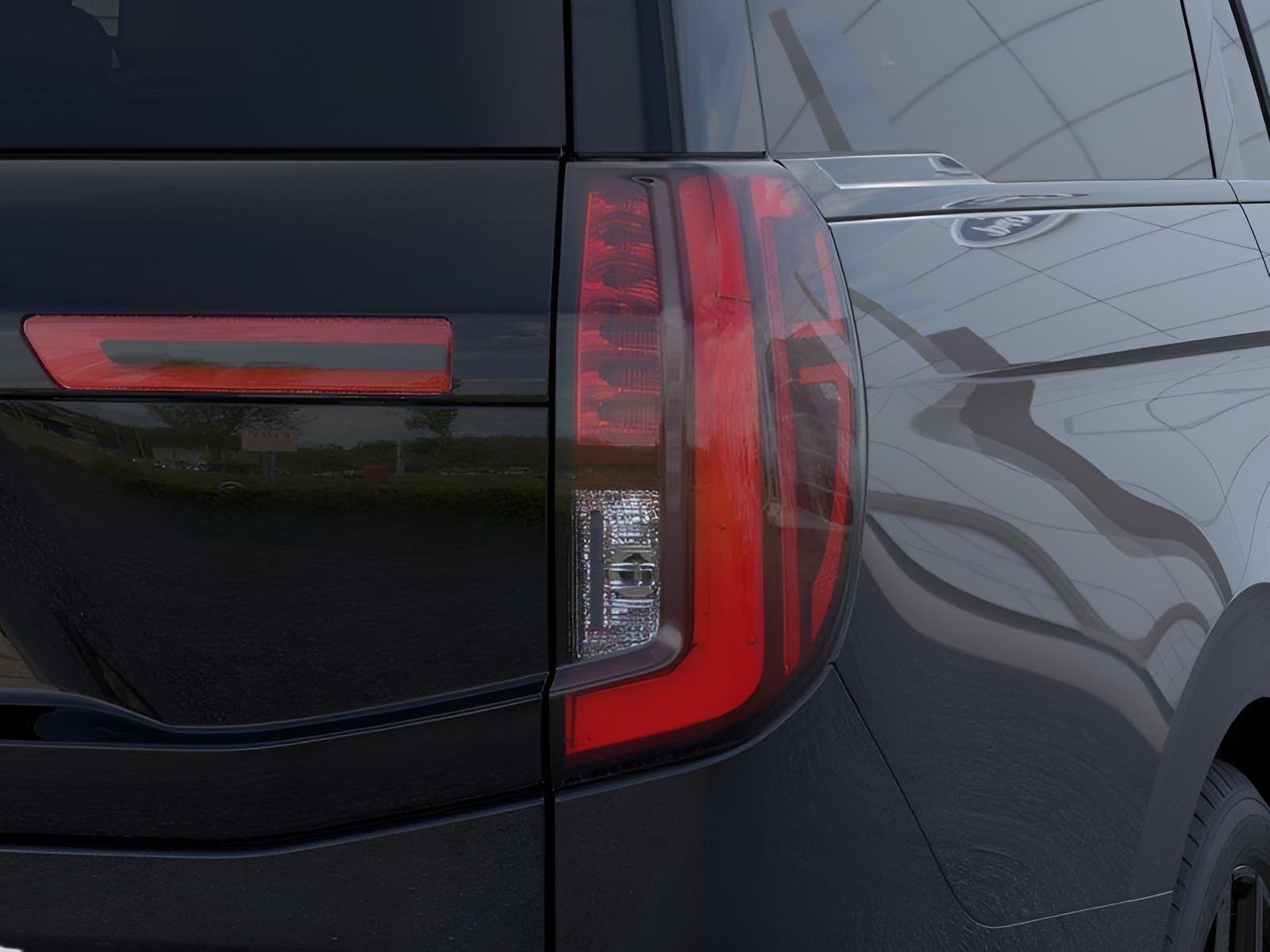 New 2026 Agate Black Metallic Ford MAX Platinum® image 21