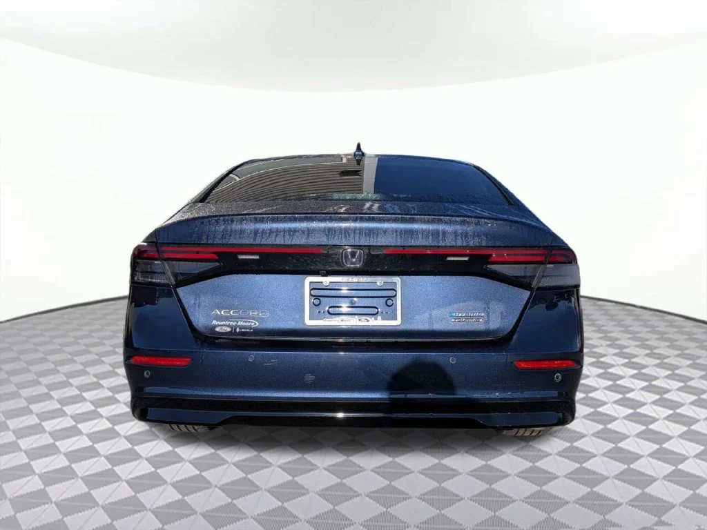 Certified Used 2024 Still Night Pearl Honda Touring image 4