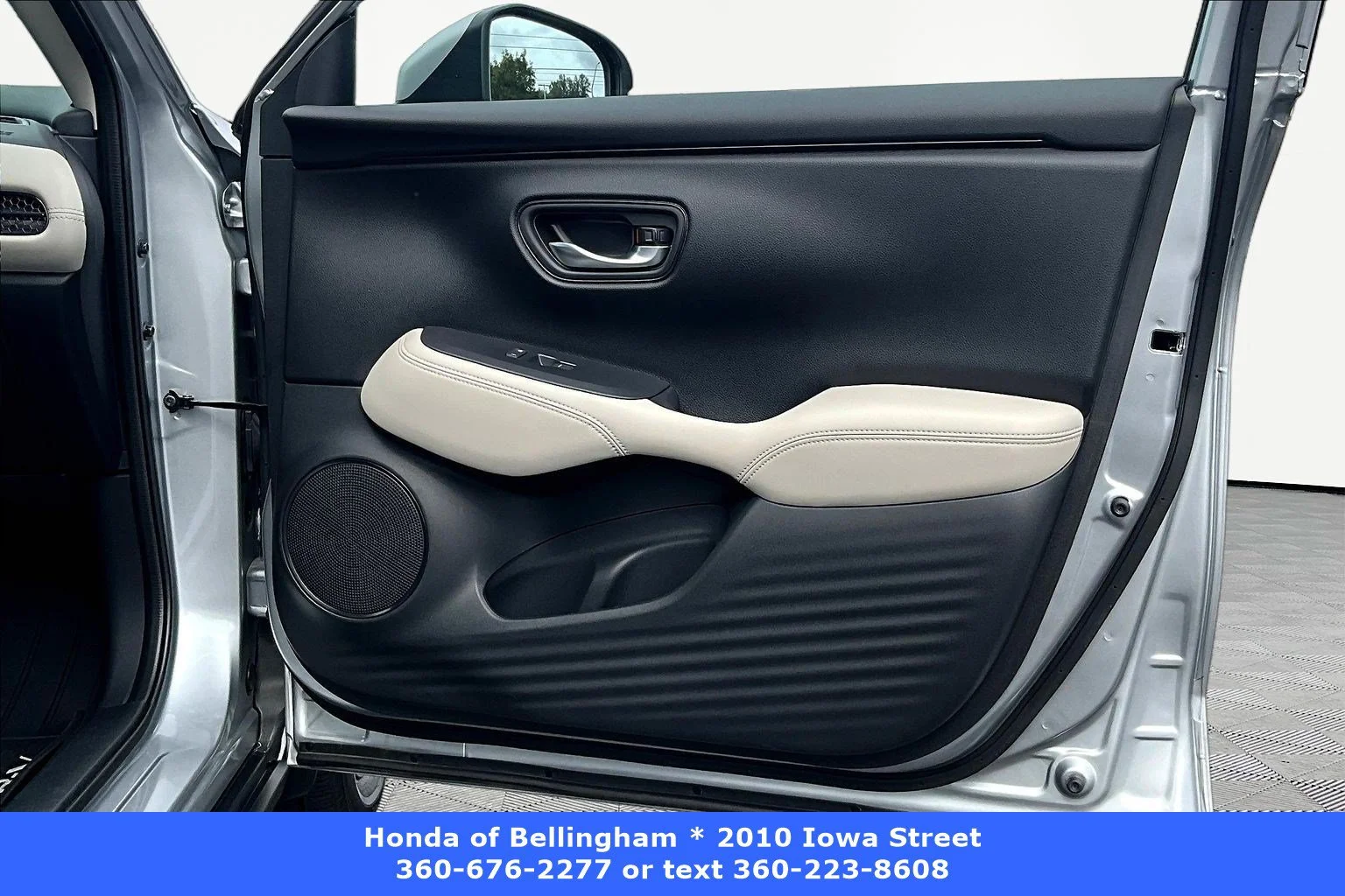 Certified Used 2025 Lunar Silver Metallic Honda AWD LX image 57