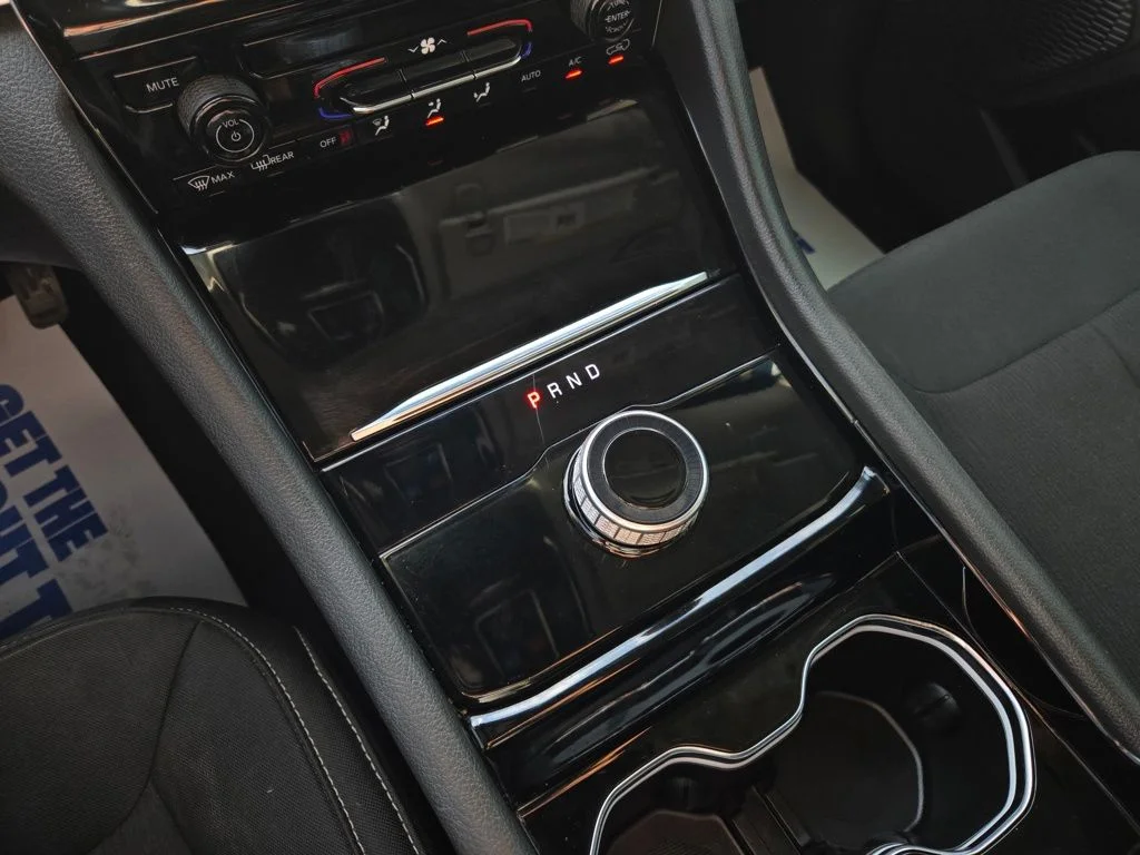 Used 2023 Black Jeep Laredo image 23