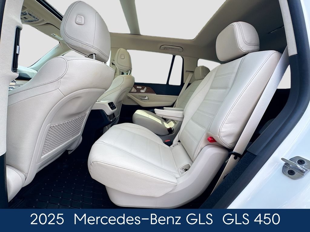 Used 2025  Mercedes-Benz GLS 450 image 35