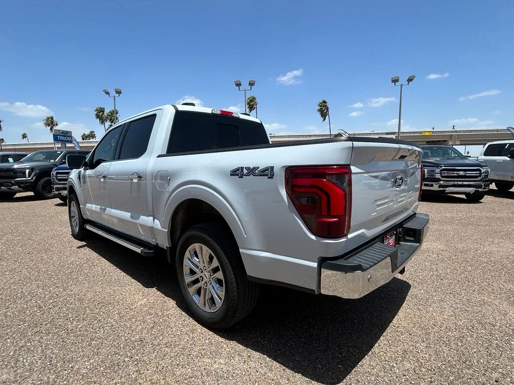 Used 2025 White Ford Lariat image 4