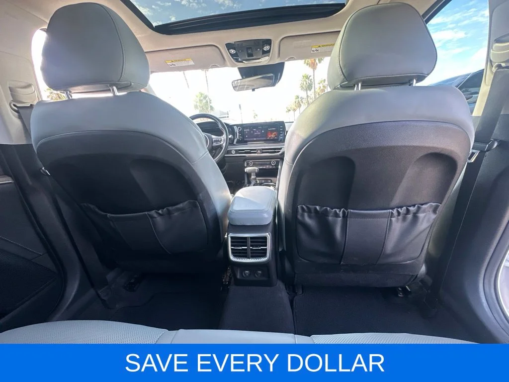 Used 2021 White Kia EX image 20