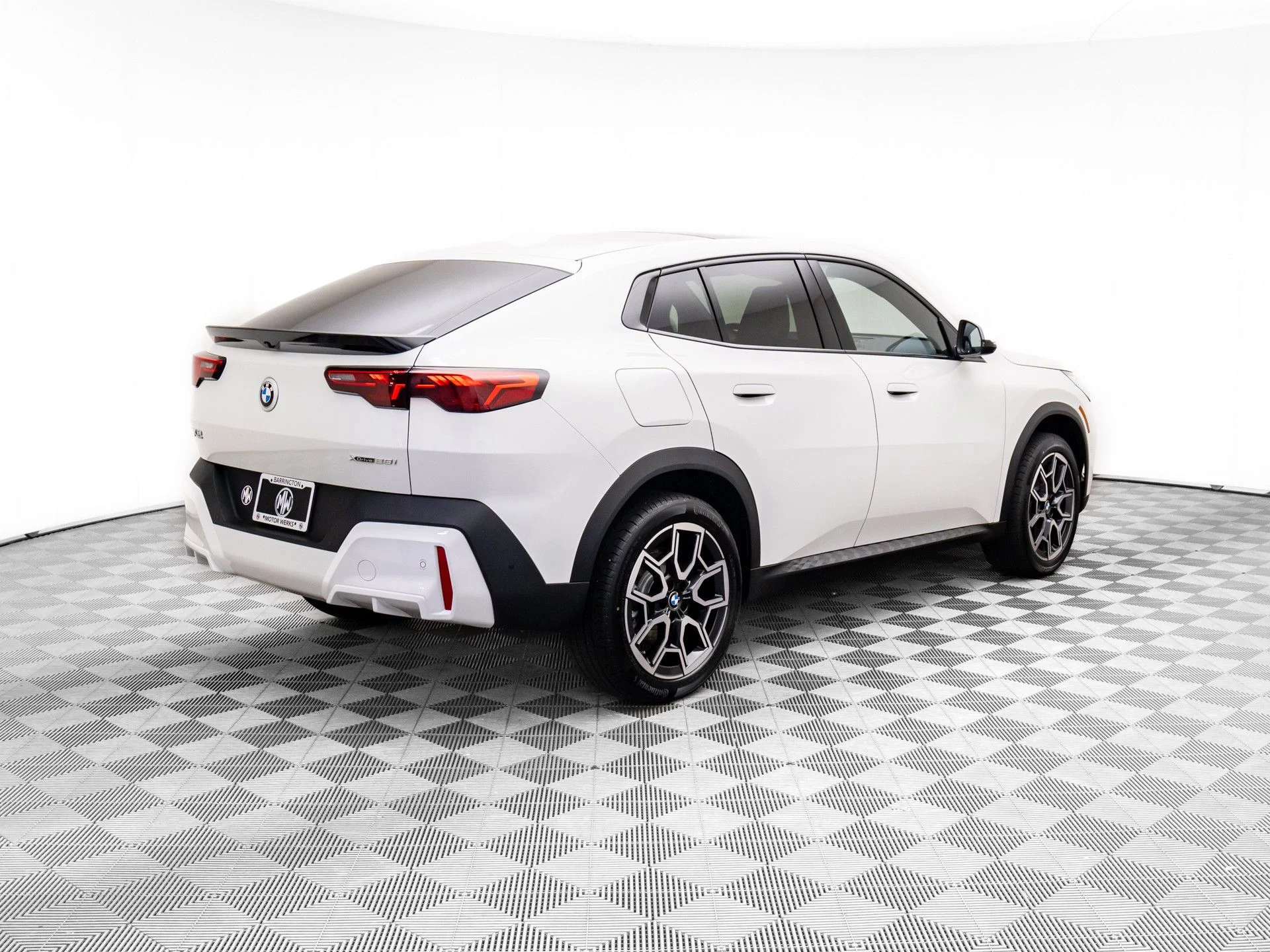 New 2026 White BMW xDrive28i image 6