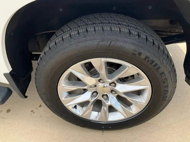 Used 2021 White Chevrolet LTZ image 27