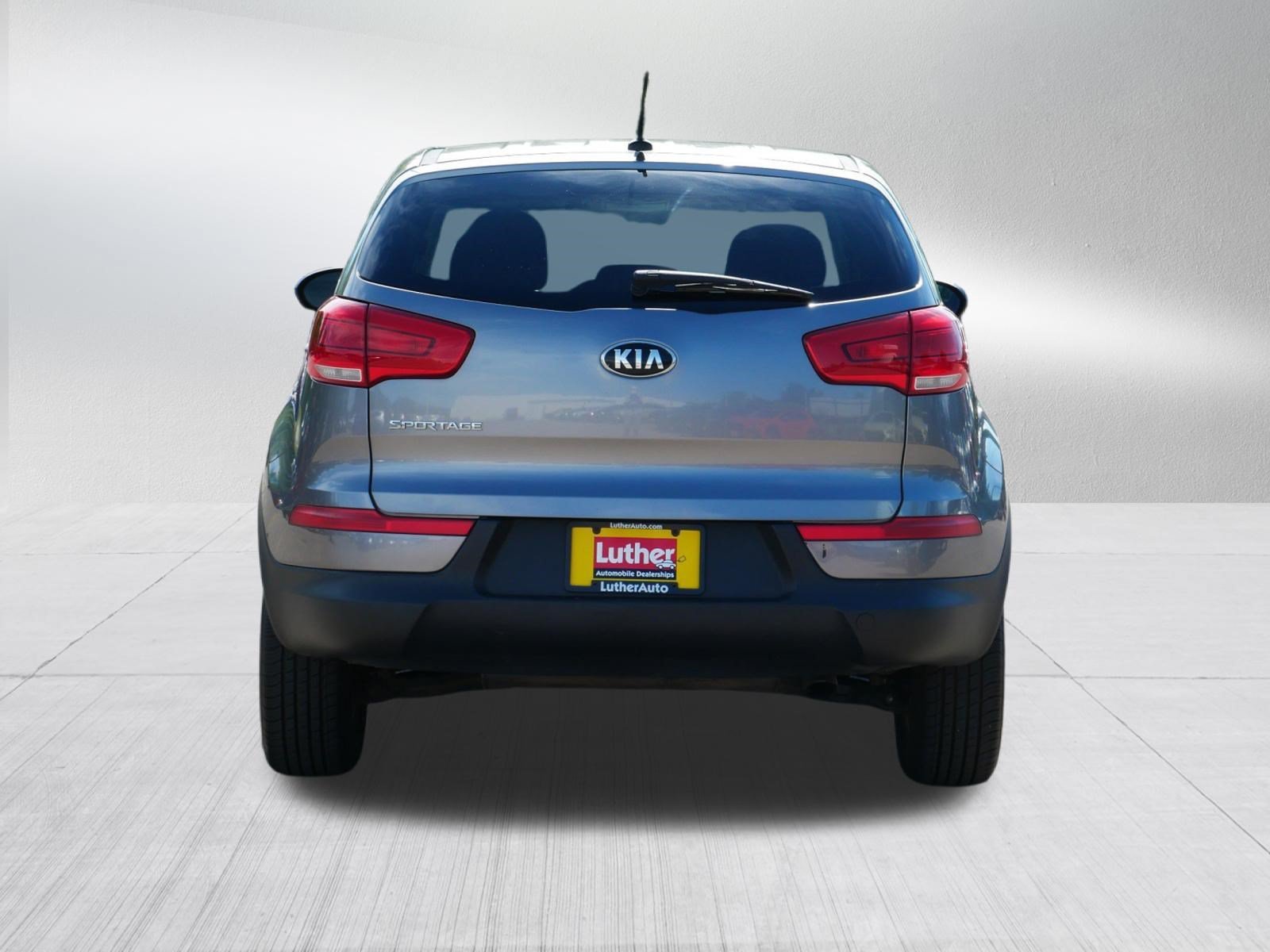 Used 2015 Mineral Silver Kia LX image 6