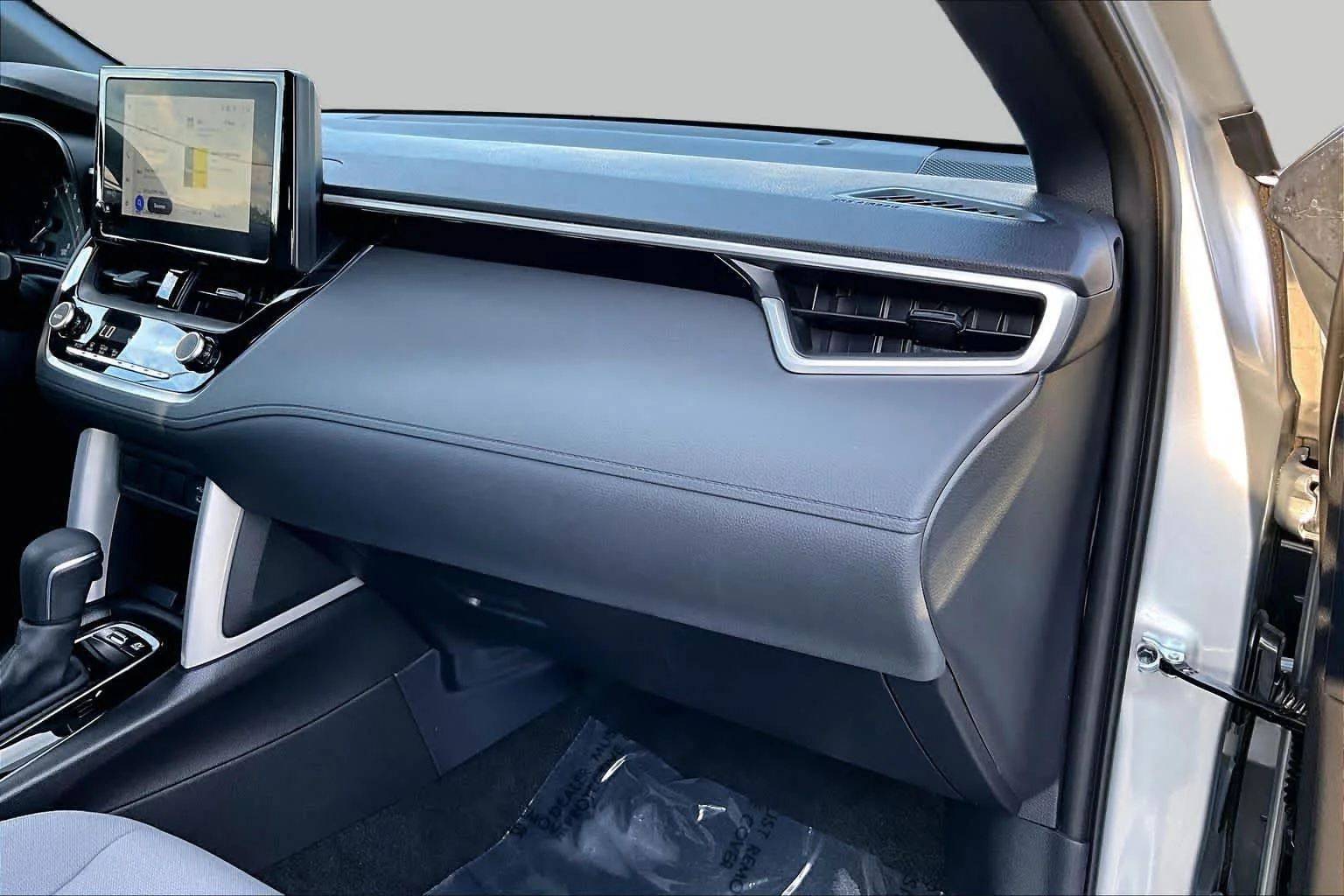 Used 2025 Sonic Silver Toyota Hybrid SE image 20