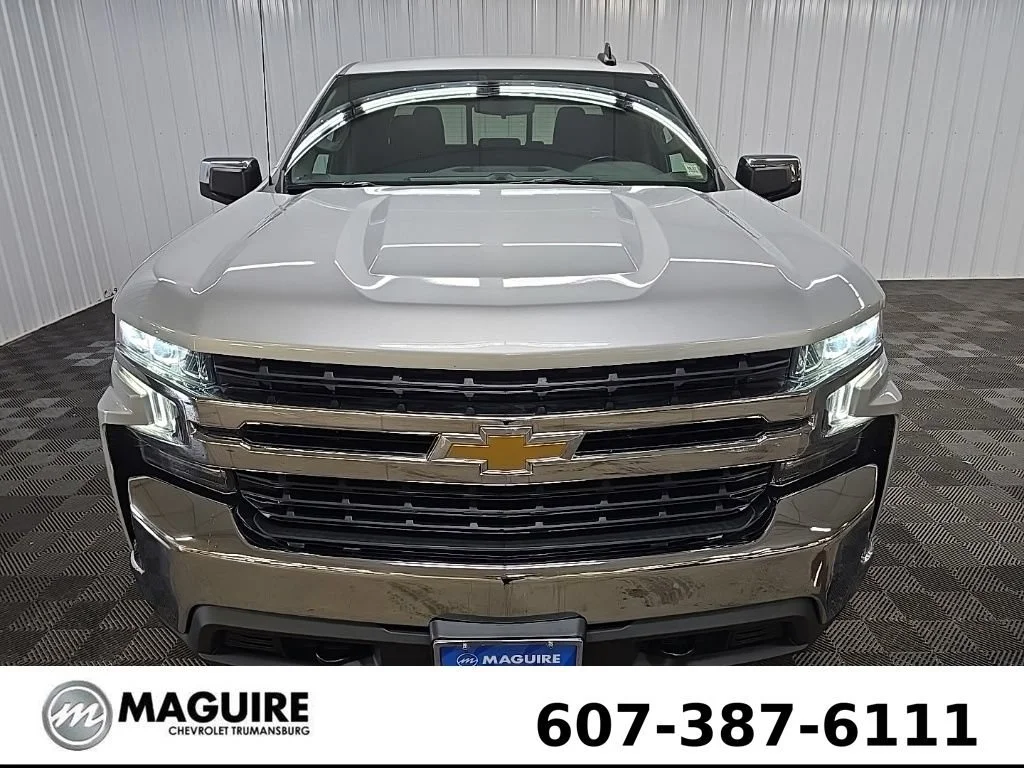 Used 2020 SILVER ICE METALLIC Chevrolet LT image 8