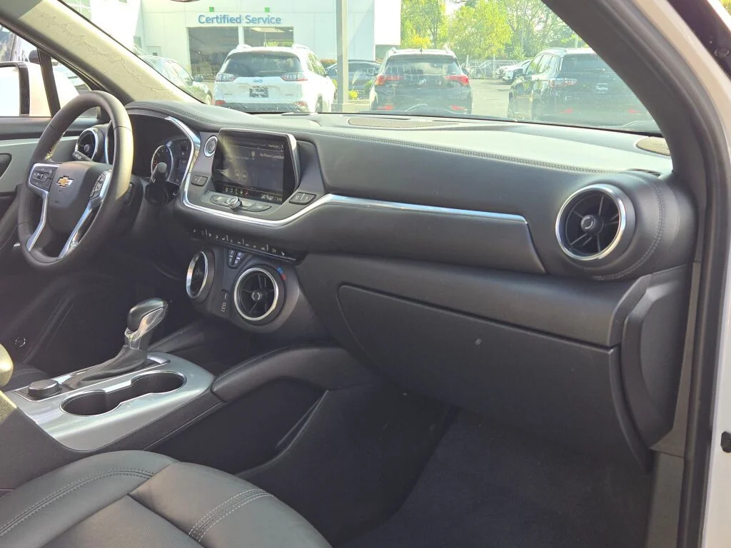 Used 2022 White Chevrolet LT image 7
