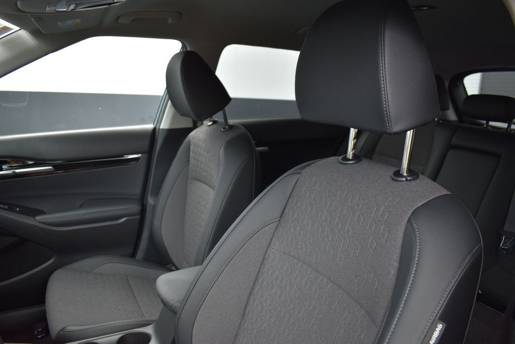 New 2026 Pluton Blue / Black Roof Kia S image 8