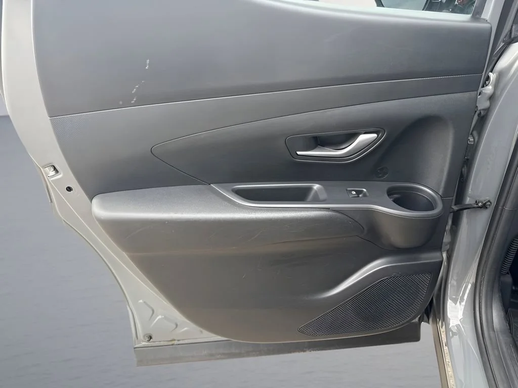 Used 2023  Hyundai SEL Premium image 28