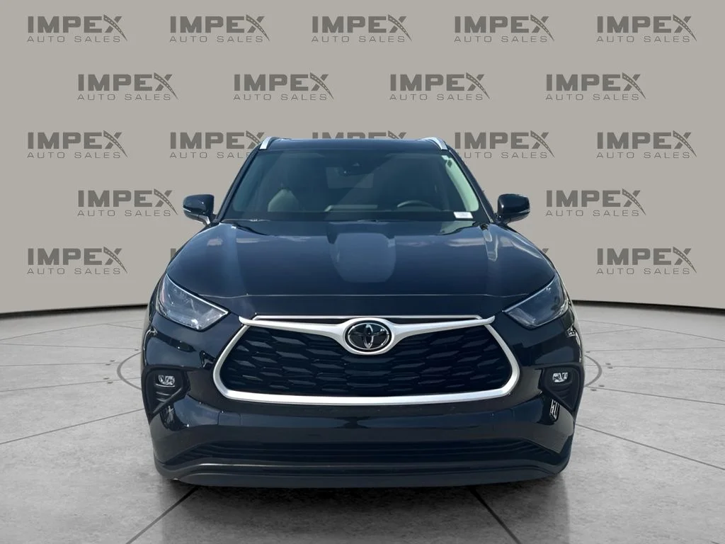 Used 2025 Black Toyota XLE image 8