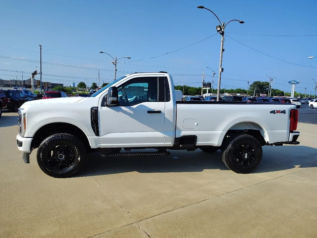 New 2026 Oxford White Ford F-250® XL image 5
