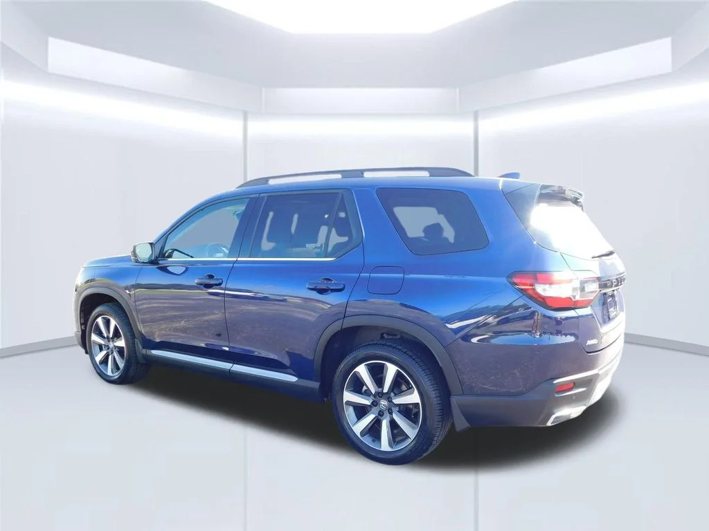 Certified Used 2024  Honda Touring image 5